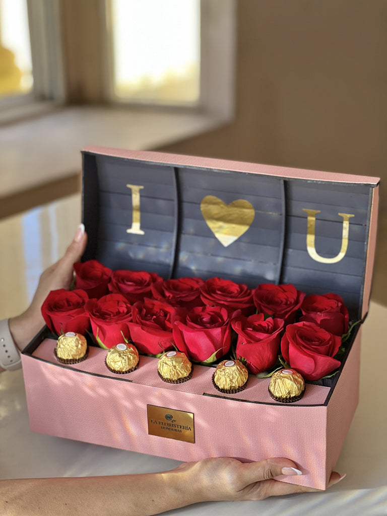 Rosas eternas de cinta en caja en Danli