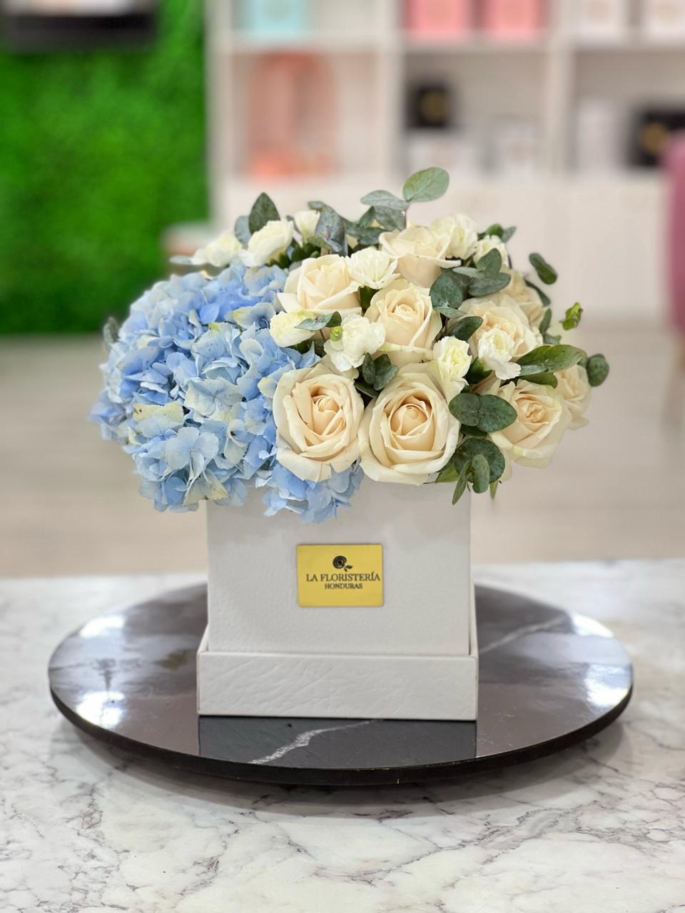 Sophie (Agotado en Tegucigalpa) – La Floristería Honduras, image size:960x1280